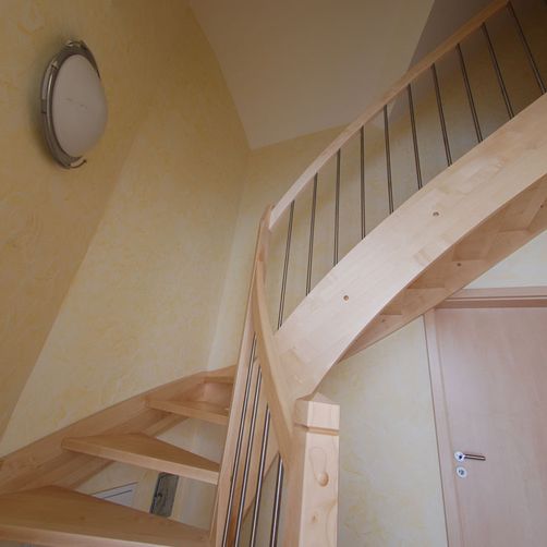 Treppengeländer Kombination Holz / Aluminium gebürstet