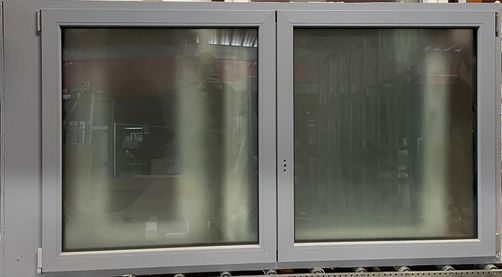 KST-Fenster (76er Profil) innen + außen Lichtgrau, 2600 x 1180 (2-flgl. Kämpfer)